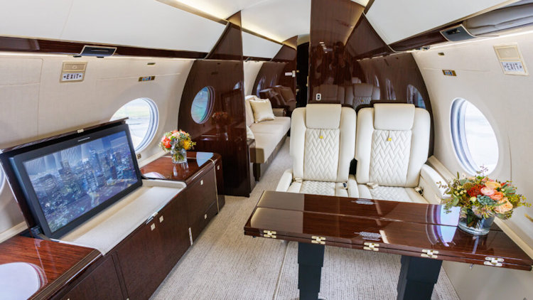 The Ultimate Luxury: Why Private Flights to St Tropez are the Elite ...