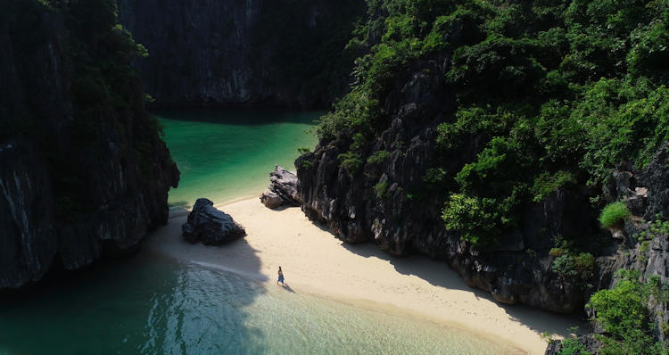 Ba Trai Dao beach