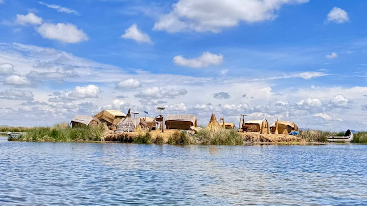 Tinalaka Titilaka: A Mystical Sanctuary on the Shores of Lake Titicaca - 90735