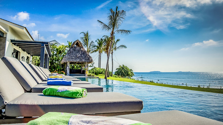 luxury villa rental
