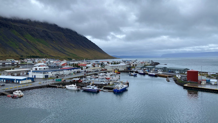 ĺsafjördur