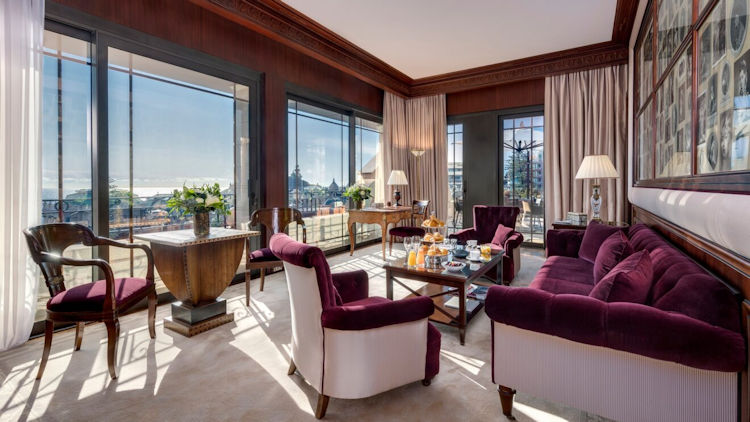 Suite Carre d'Or living room