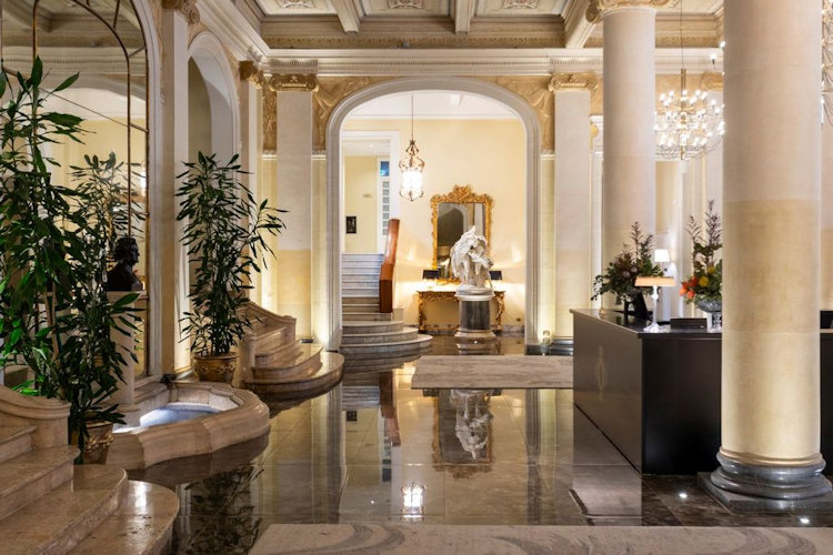 Grand Hotel et Des Palmes lobby