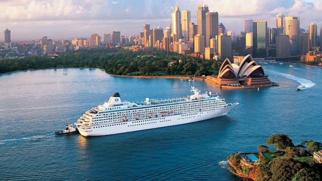 Crystal Symphony in Sydney harbor