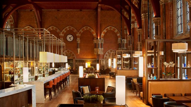 St. Pancras Renaissance London Hotel bar