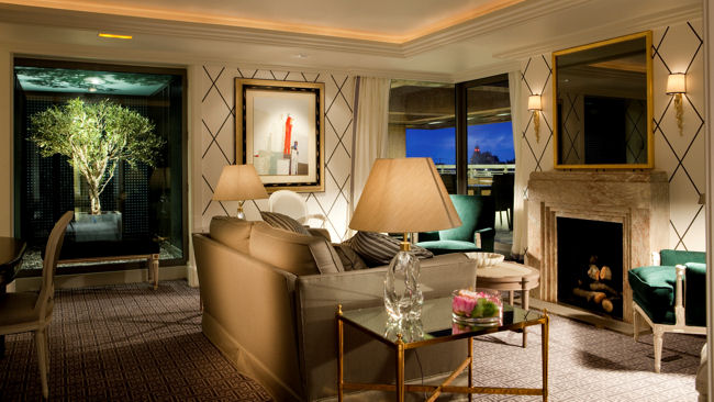 Hotel Villa Magna royal suite livingroom