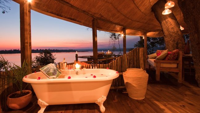 Tongabezi Lodge tree house bathtub