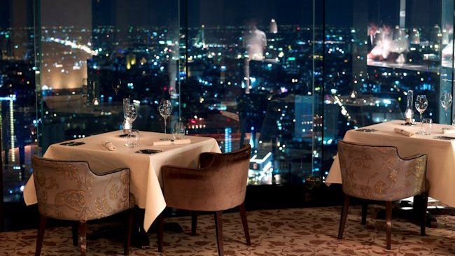 Bangkok Mezzaluna restaurant night view
