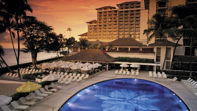 Halekulani swimming pool